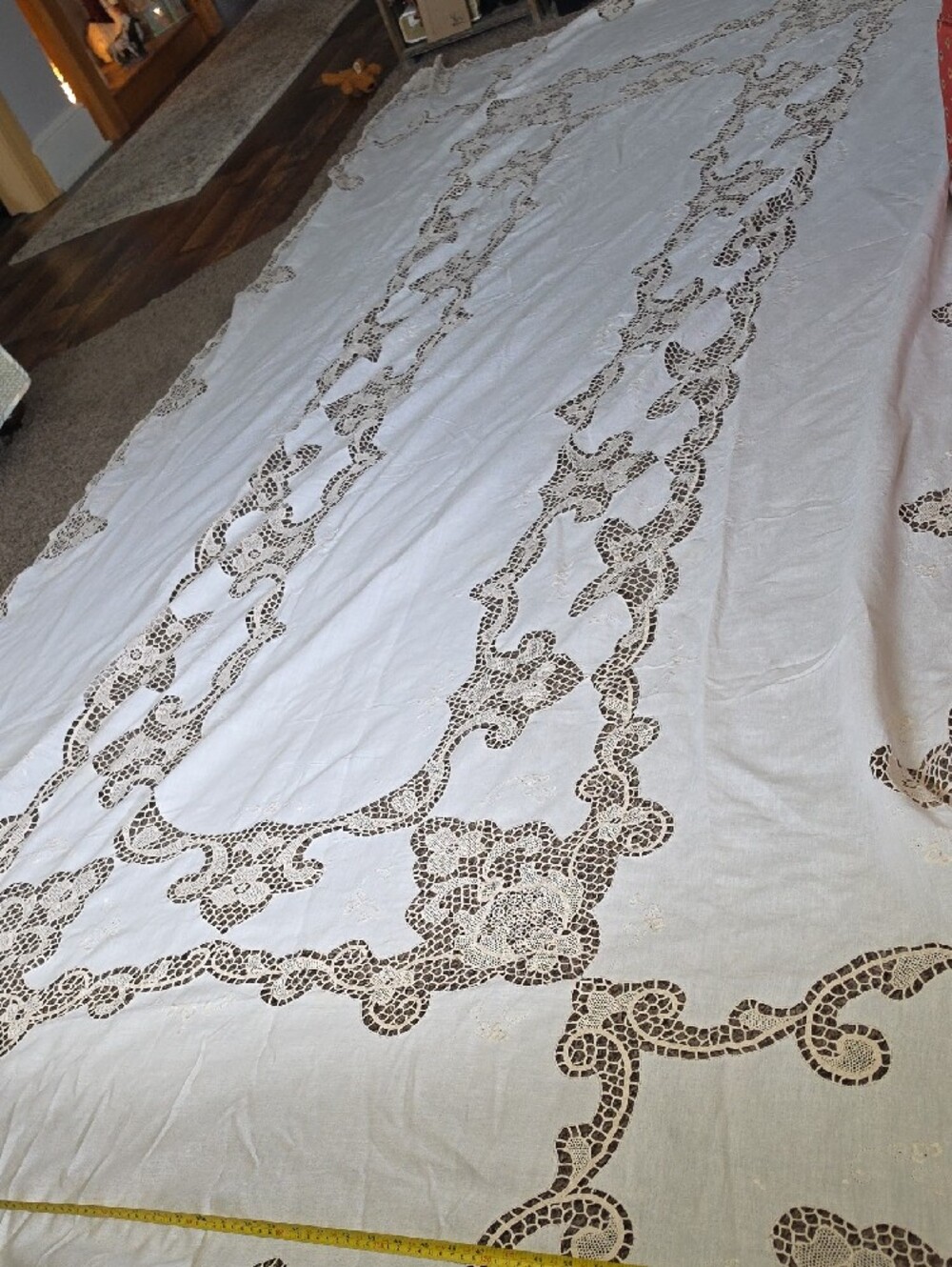 Handmade Cut And Lace Cream Banquet Tablecloth with Lace Insets - 138 x 65 - Picture 4 of 7